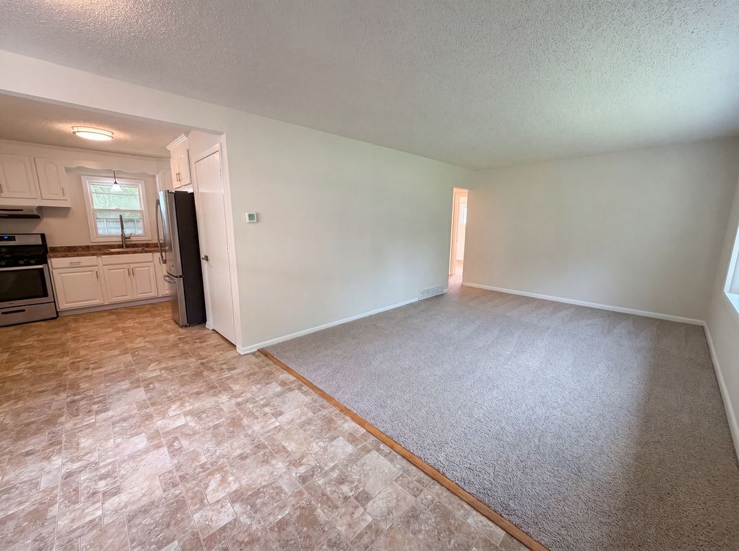 Photo 3 of 20 of 2128 Ronald Ave, White Bear Lake, MN