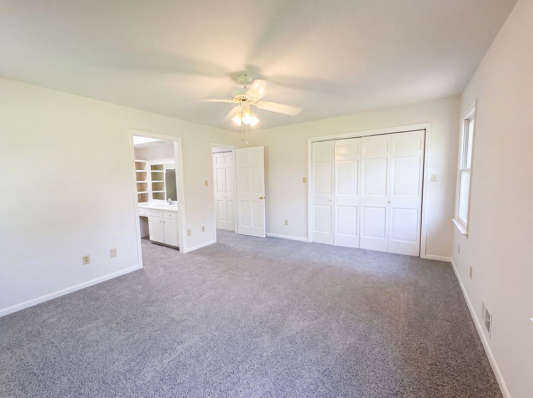 Photo 4 of 32 of 604 Meadowbrook Dr, Spartanburg, SC