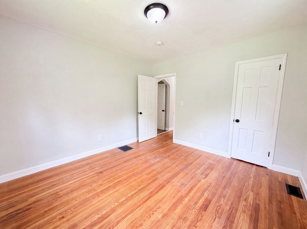Photo 13 of 24 of 6418 Savannah Ave, Cincinnati, OH