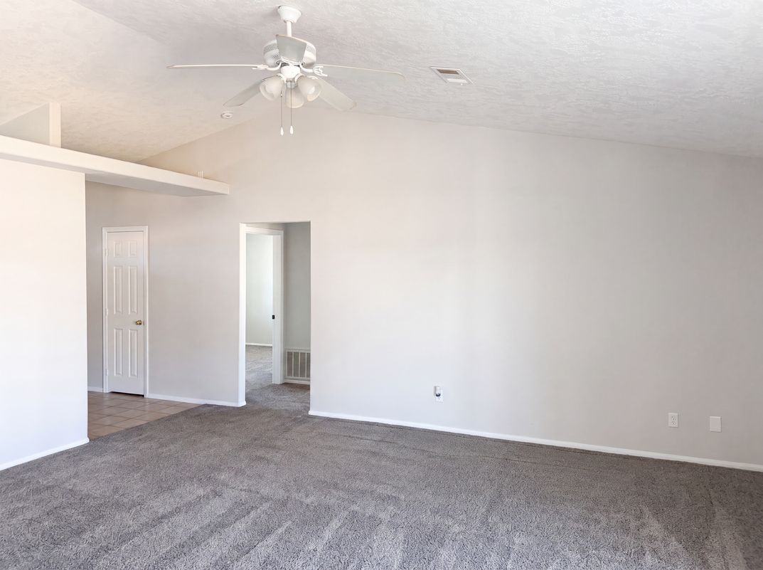 Photo 7 of 22 of 9712 Nipa Ave, California City, CA