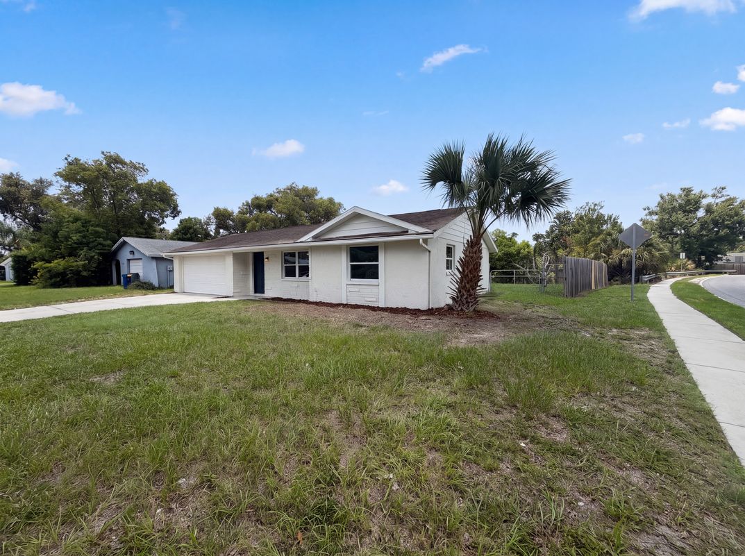 Photo 21 of 22 of 3412 Nixon Rd, Holiday, FL