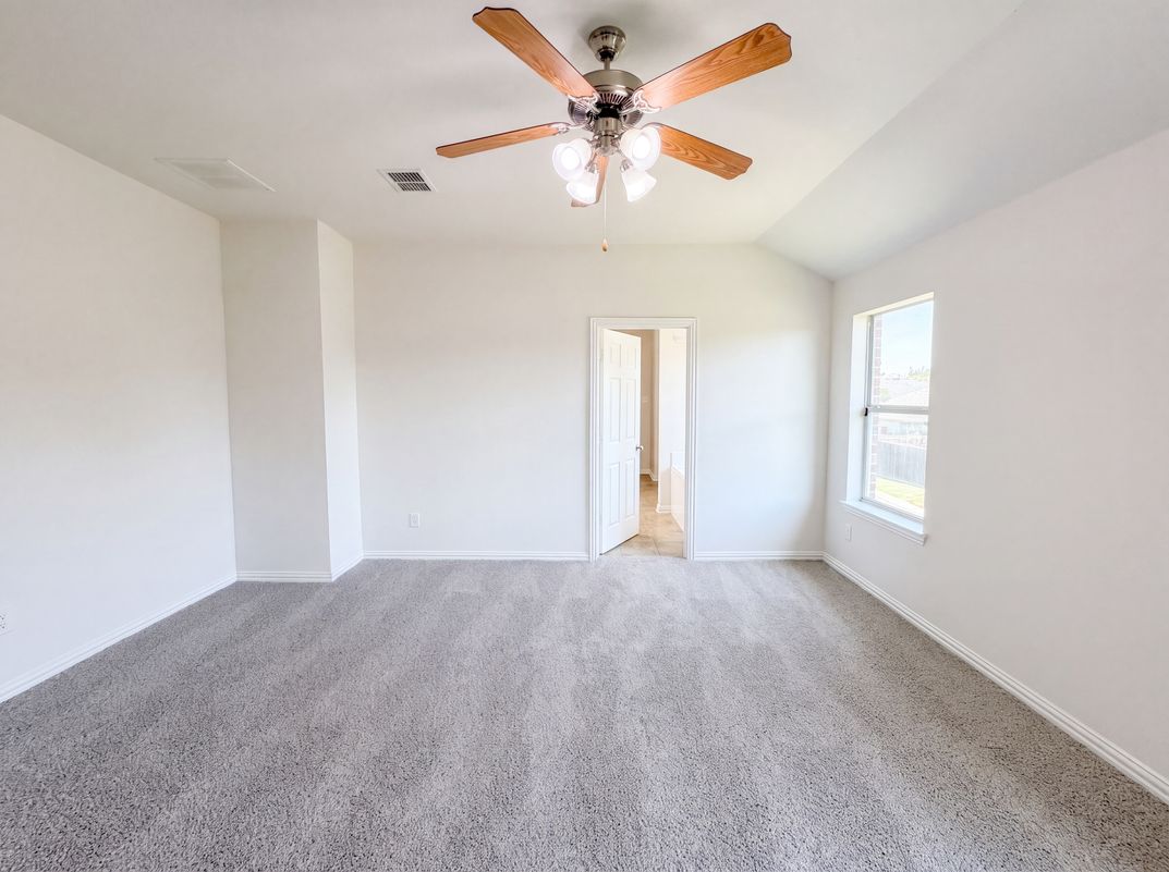 Photo 14 of 25 of 1421 Sparrow Dr, Little Elm, TX