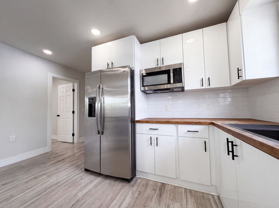 Photo 8 of 23 of 1320 NW 15th St, Homestead, FL