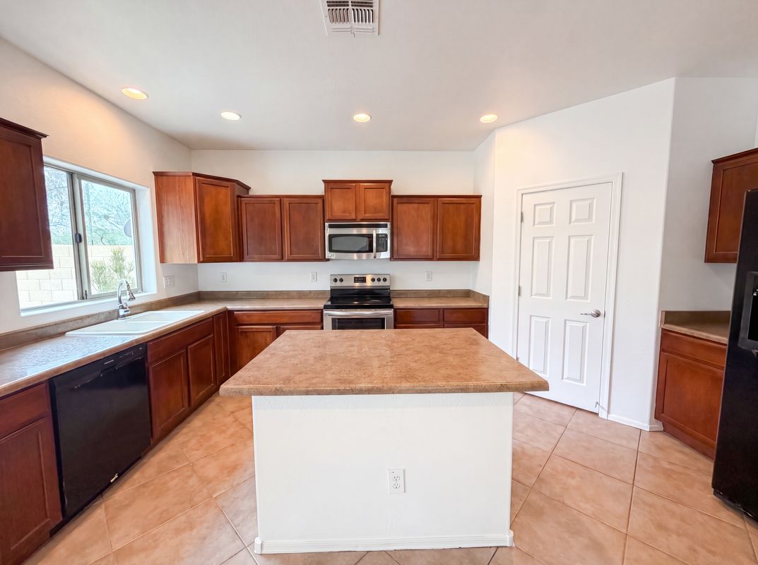 Photo 7 of 29 of 19219 W Washington St, Buckeye, AZ