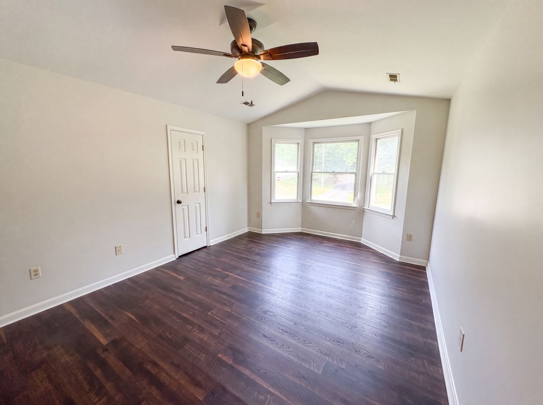 Photo 12 of 27 of 6401 Forest Grove Dr, Fredericksburg, VA