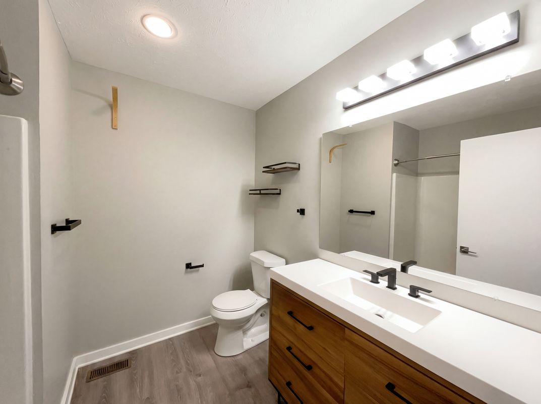 Photo 6 of 24 of 2272 W 5th St, Cleveland, OH