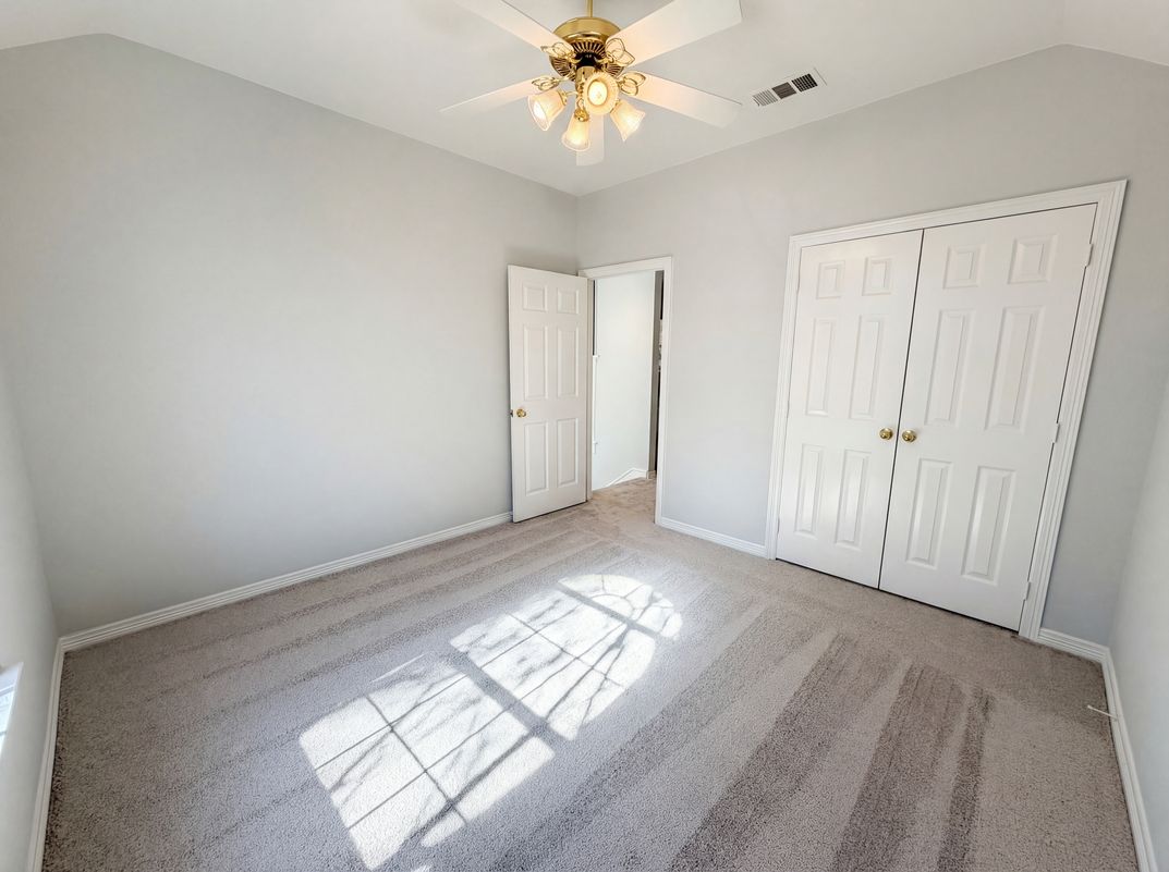 Photo 4 of 34 of 1412 Spring Ridge Ln, Flower Mound, TX