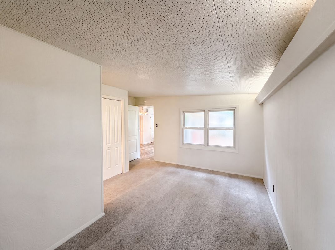 Photo 17 of 21 of 925 Woodcrest Ln, Hazelwood, MO