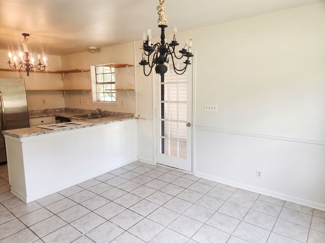 Photo 7 of 58 of 4334 Morningside Dr, Helena, AL