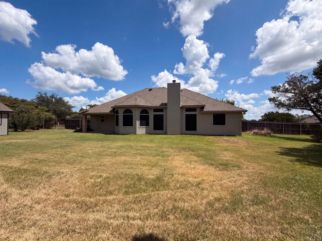 Photo 12 of 16 of 11117 Weatherford Dr, Belton, TX
