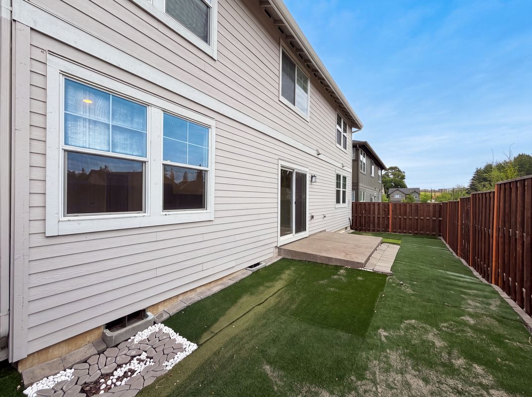 Photo 5 of 23 of 18404 SW Sugarloaf Ln, Beaverton, OR