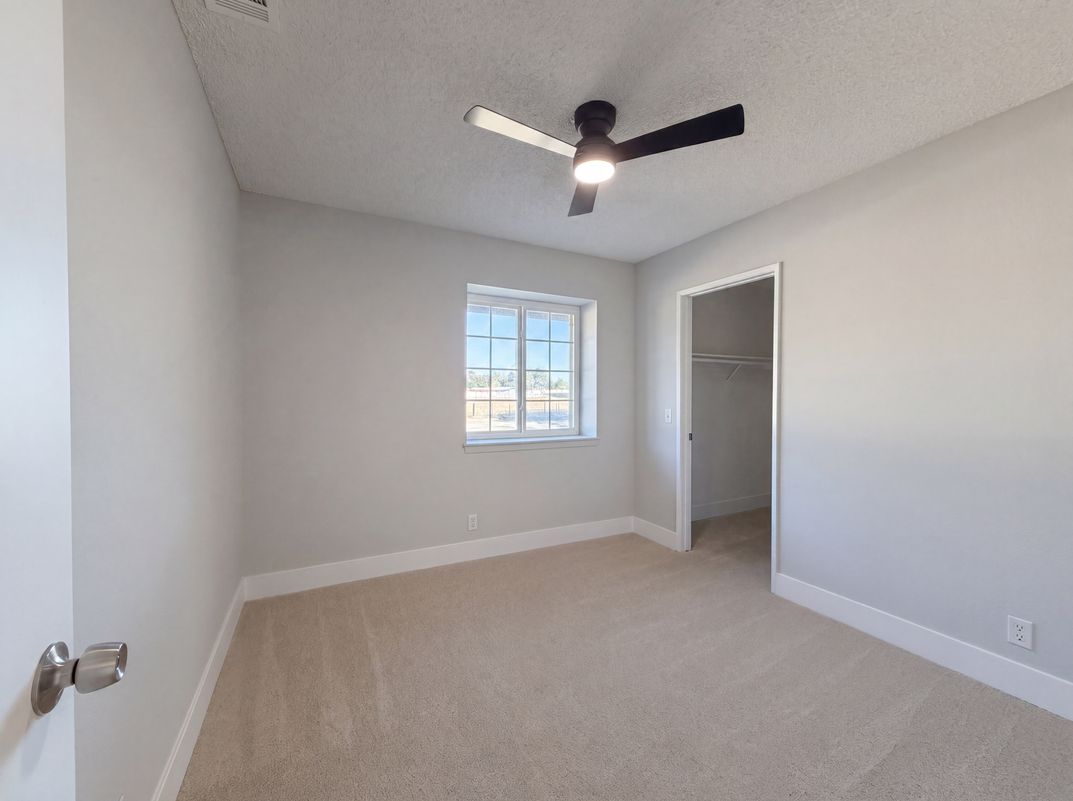Photo 12 of 21 of 40733 176th St E, Lancaster, CA