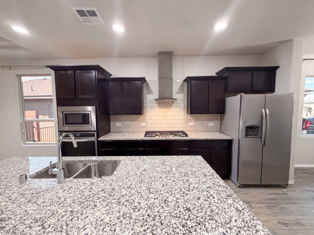 Photo 7 of 24 of 6384 Red Falcon Dr NE, Rio Rancho, NM