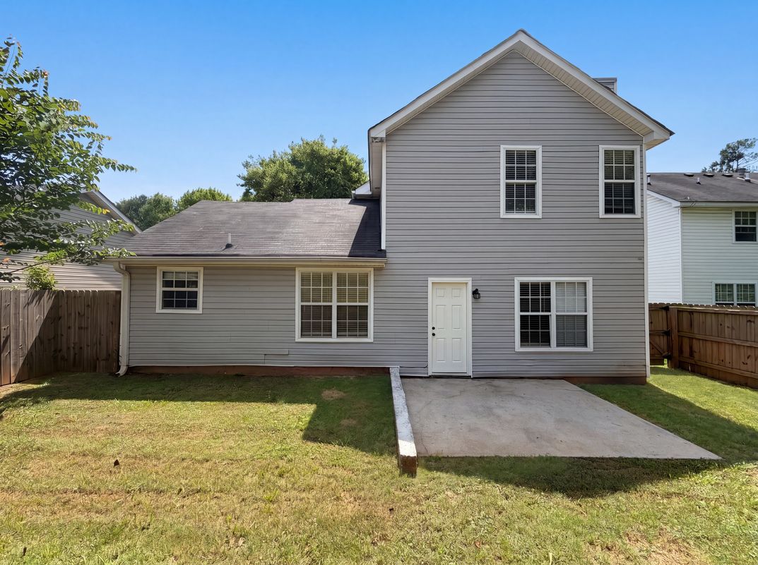 Photo 20 of 26 of 3045 Stonebridge Creek Dr, Lithonia, GA