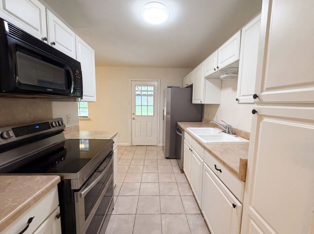 Photo 2 of 16 of 912 Hackberry St, Copperas Cove, TX