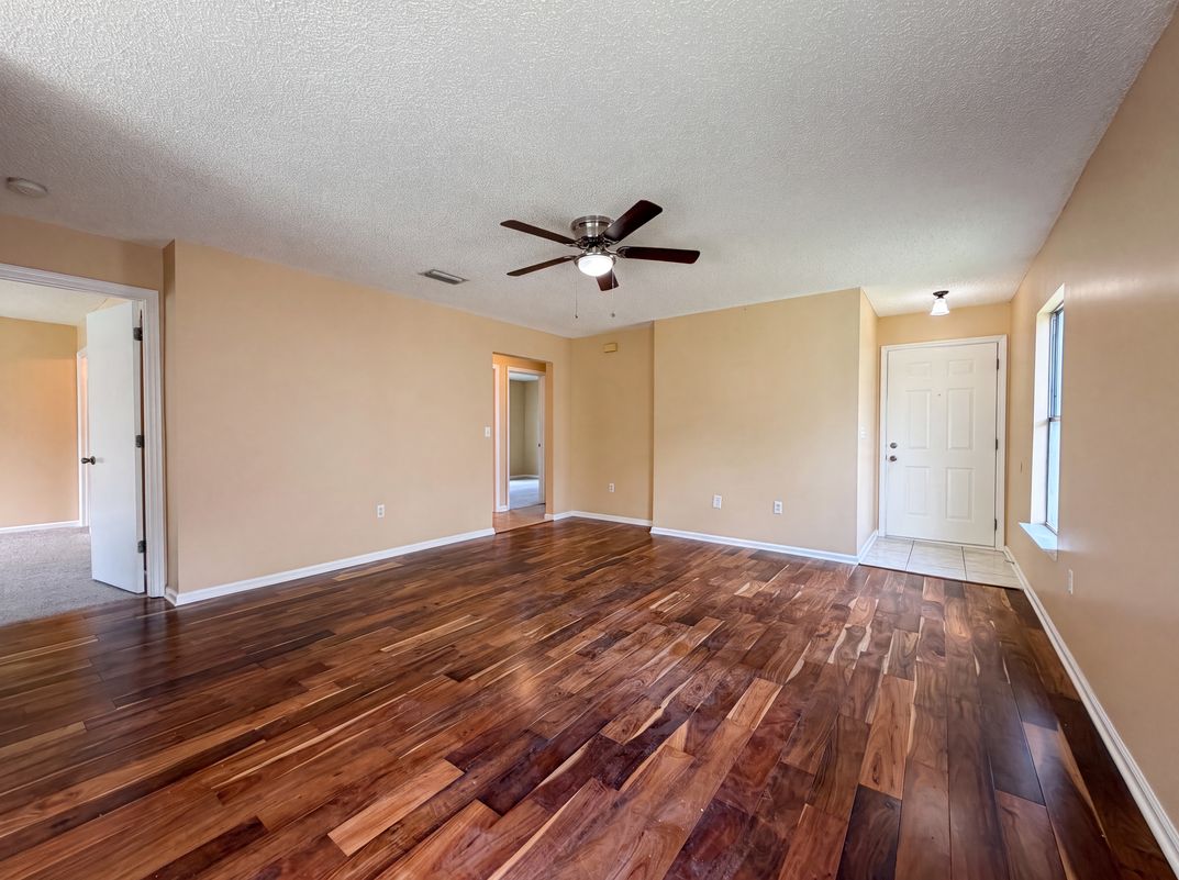 Photo 15 of 19 of 7923 Cherry Blossom Dr N, Jacksonville, FL