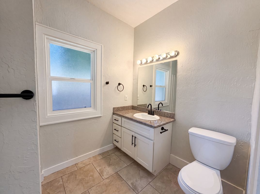 Photo 19 of 29 of 1860 W Willow St, Stockton, CA