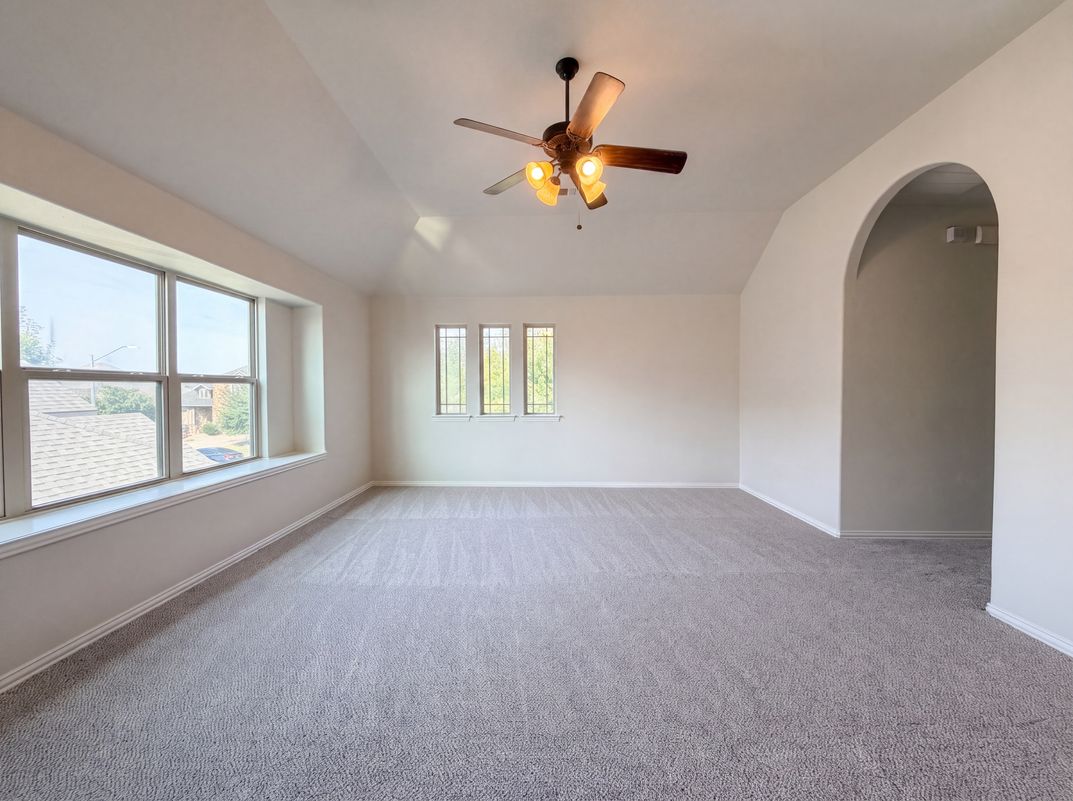 Photo 12 of 22 of 830 Graham Dr, Burleson, TX