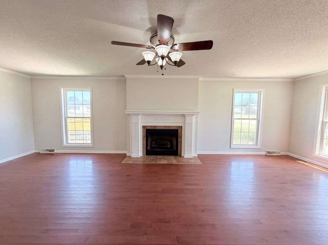 Photo 10 of 24 of 1117 Thornberry Dr, Clarksville, TN