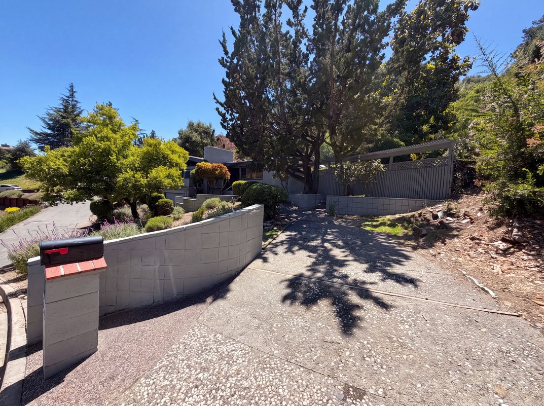 Photo 26 of 36 of 612 Tahos Rd, Orinda, CA
