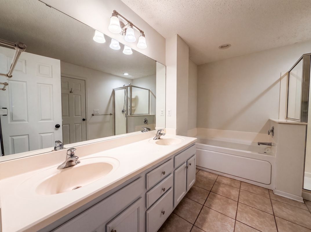 Photo 14 of 21 of 5221 Robin Ln, Farmington, MN
