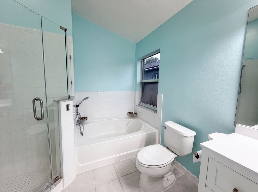 Photo 17 of 22 of 6941 Crown Lake Dr, Gibsonton, FL
