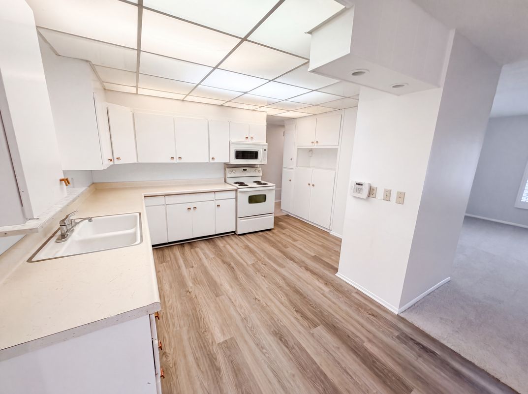 Photo 8 of 22 of 601 Palomar Dr, Hemet, CA