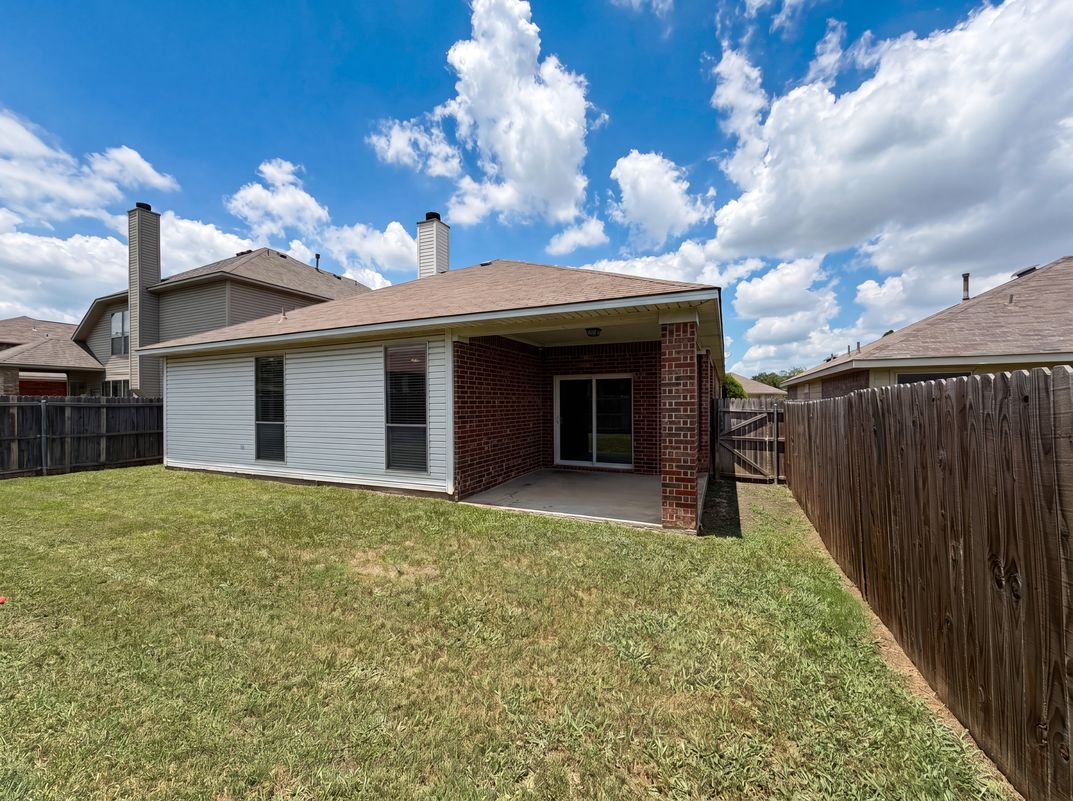 Photo 5 of 20 of 1205 Kachina Ln, Haslet, TX