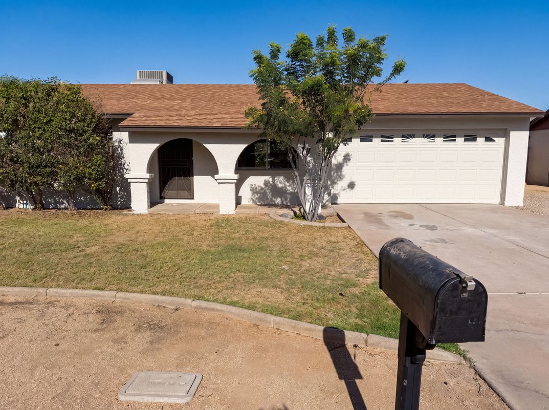 Property photo 1 of 12028 N 41st Dr