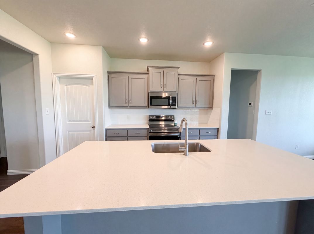 Photo 6 of 18 of 211 Spring Creek Cir, Paradise, TX