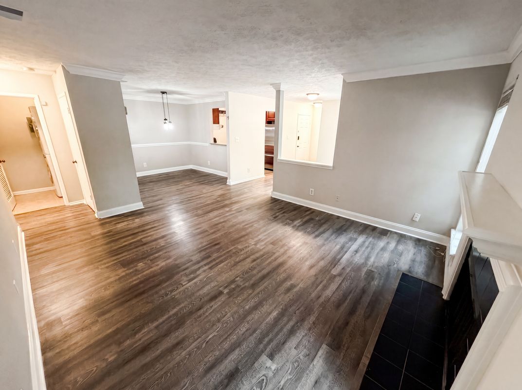Photo 3 of 18 of 6818 Glenridge Dr, Atlanta, GA