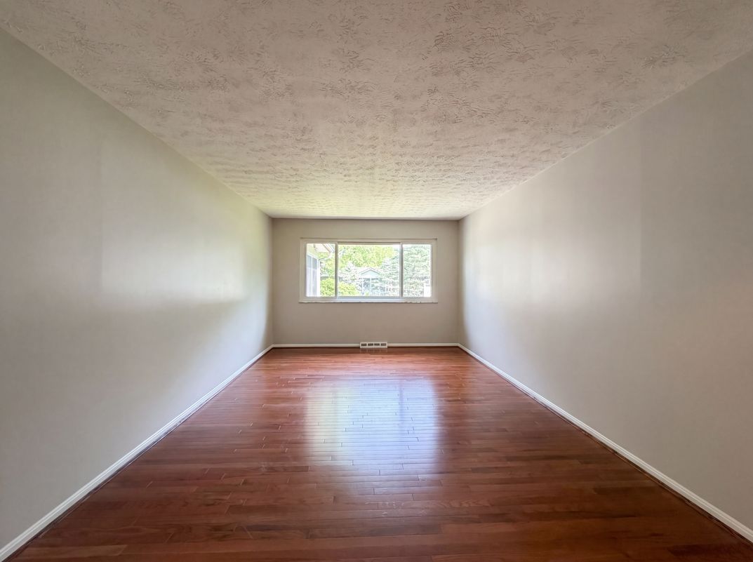 Photo 10 of 22 of 2086 Resor Rd, Fairfield, OH
