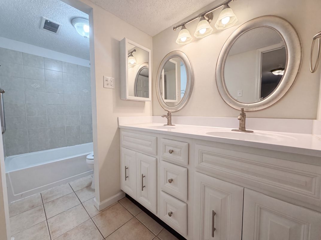 Photo 13 of 20 of 1154 Rue La Chelle Walk, Saint Louis, MO