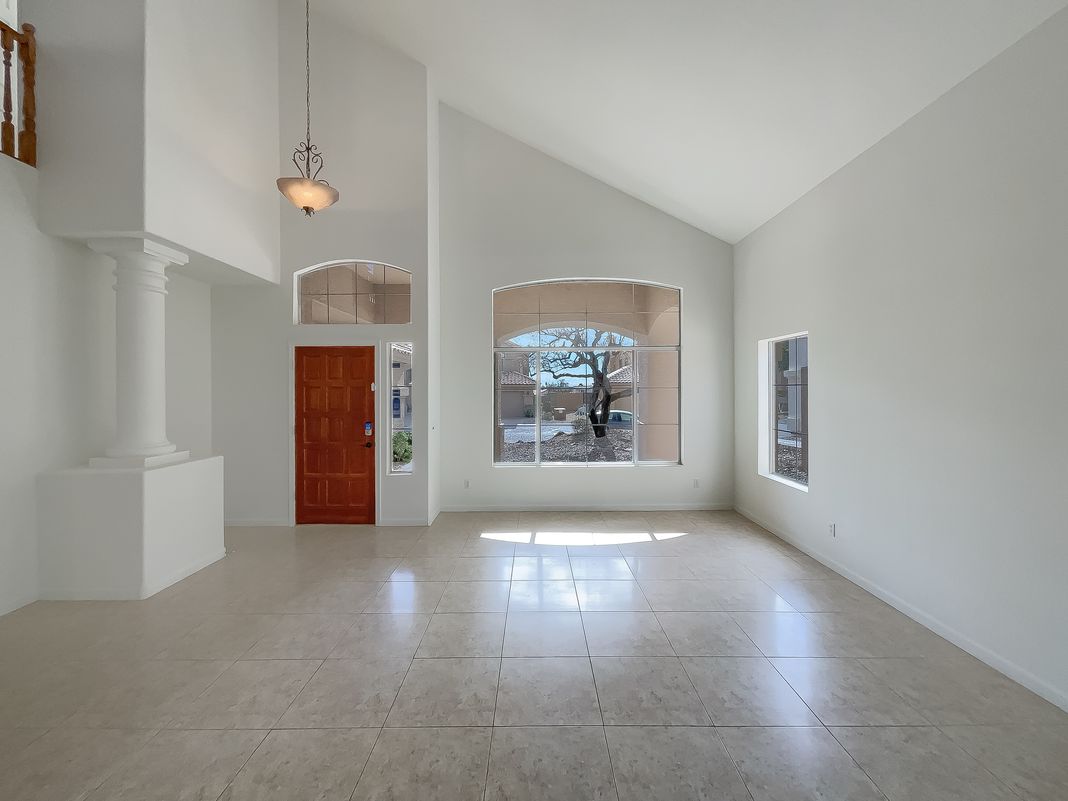 Property photo 3 of 1616 E Glenhaven Dr