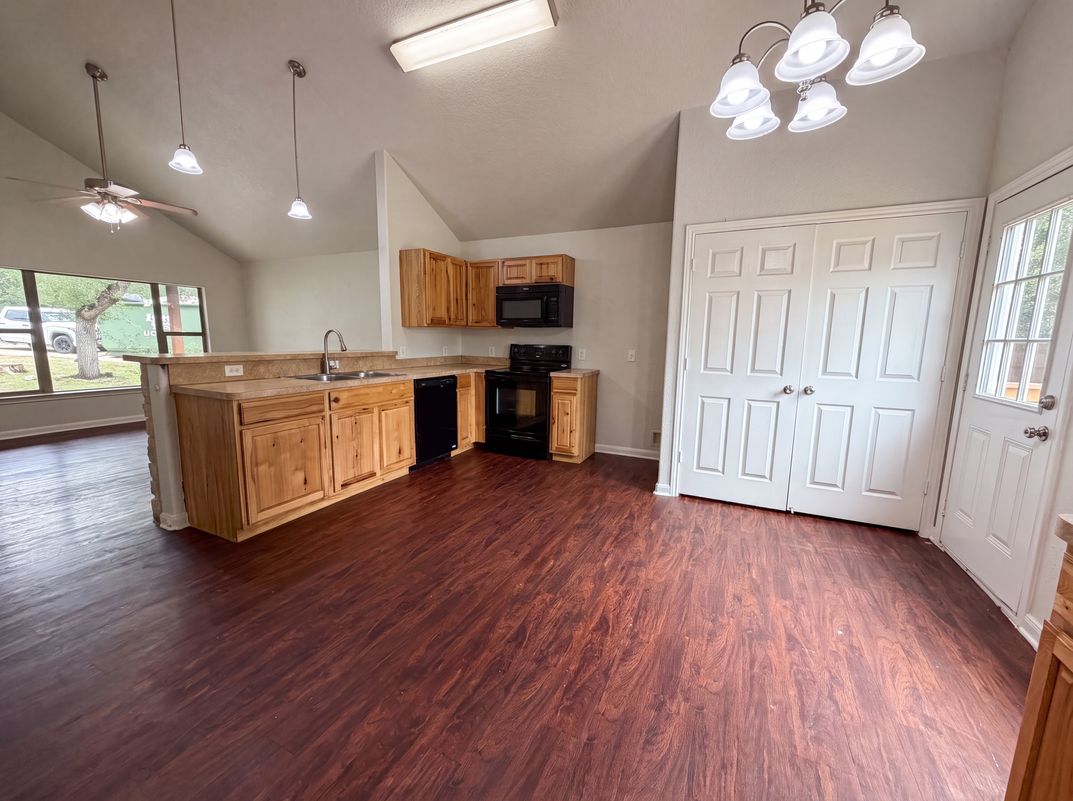 Property photo 2 of 7881 Caribou Dr