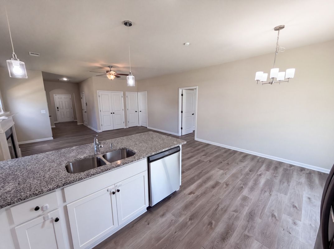 Photo 10 of 25 of 4104 Stoneygreen Ln, Charlotte, NC
