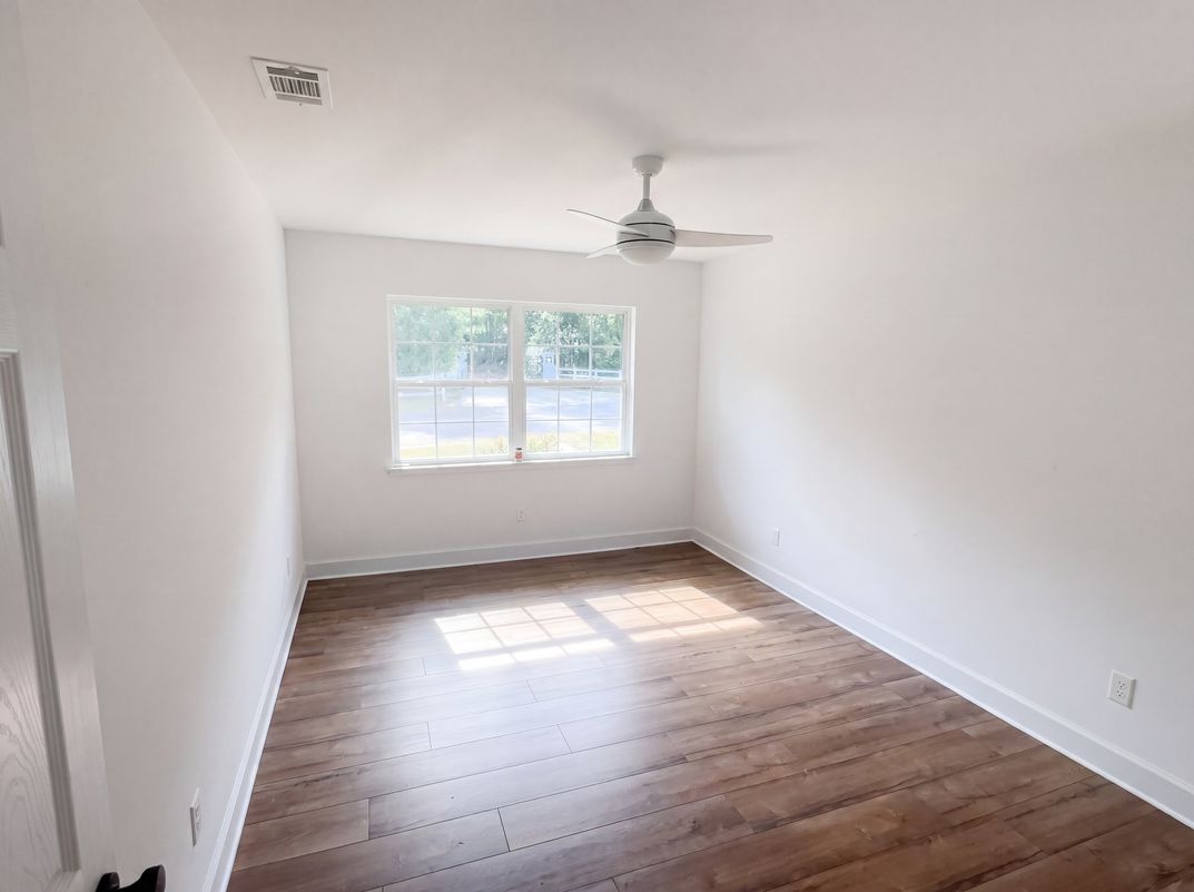 Photo 11 of 26 of 1625 Windsor Dr, Waycross, GA