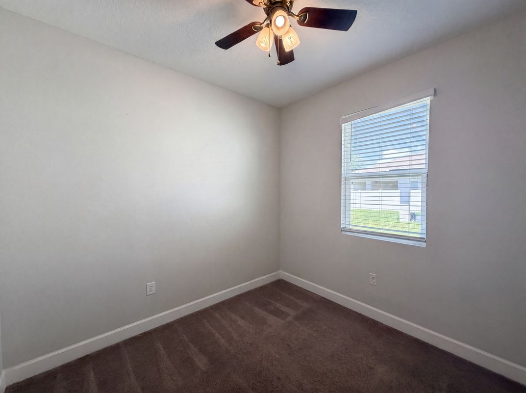 Photo 11 of 20 of 480 Buchannan Dr, Davenport, FL