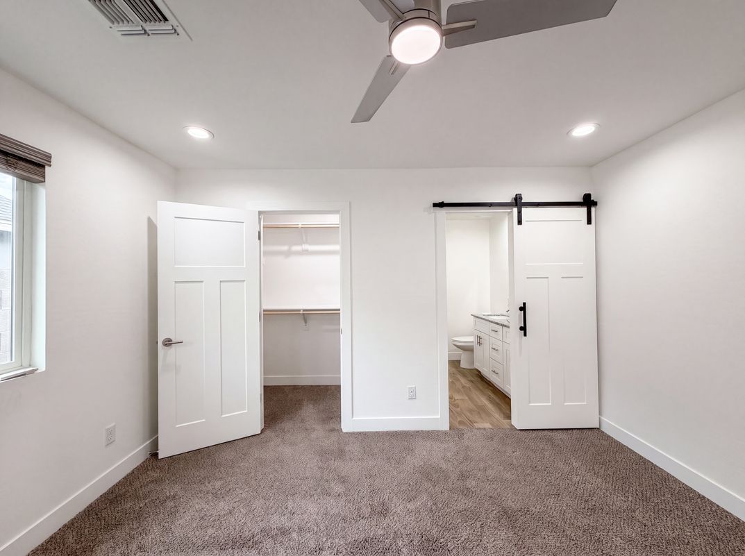 Photo 9 of 19 of 5713 S 13th Ave, Phoenix, AZ