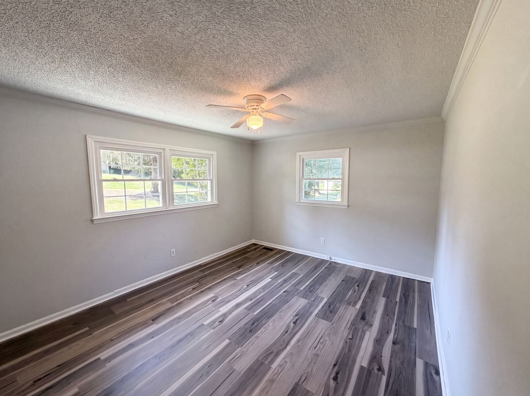 Photo 12 of 18 of 4305 Dawnwood Dr, Gastonia, NC