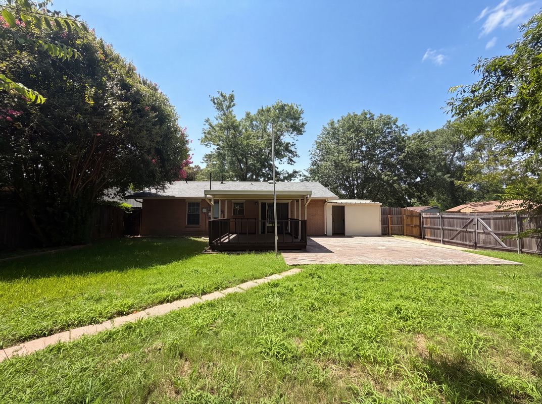 Photo 16 of 21 of 2549 Steven Dr, Denison, TX