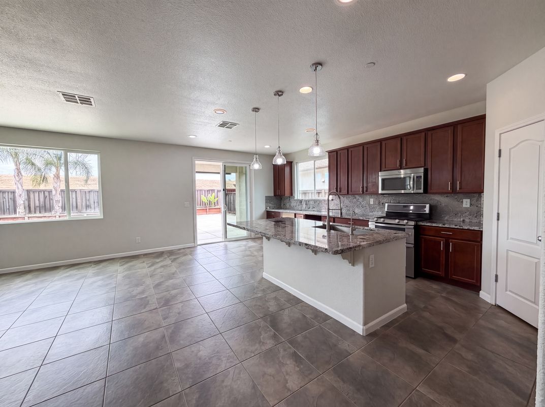 Photo 2 of 33 of 1519 Sycamore Dr, Oakley, CA