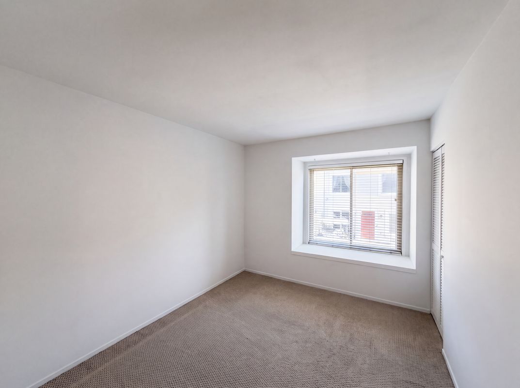 Photo 4 of 20 of 9983 Ridgeline Dr, Montgomery Village, MD
