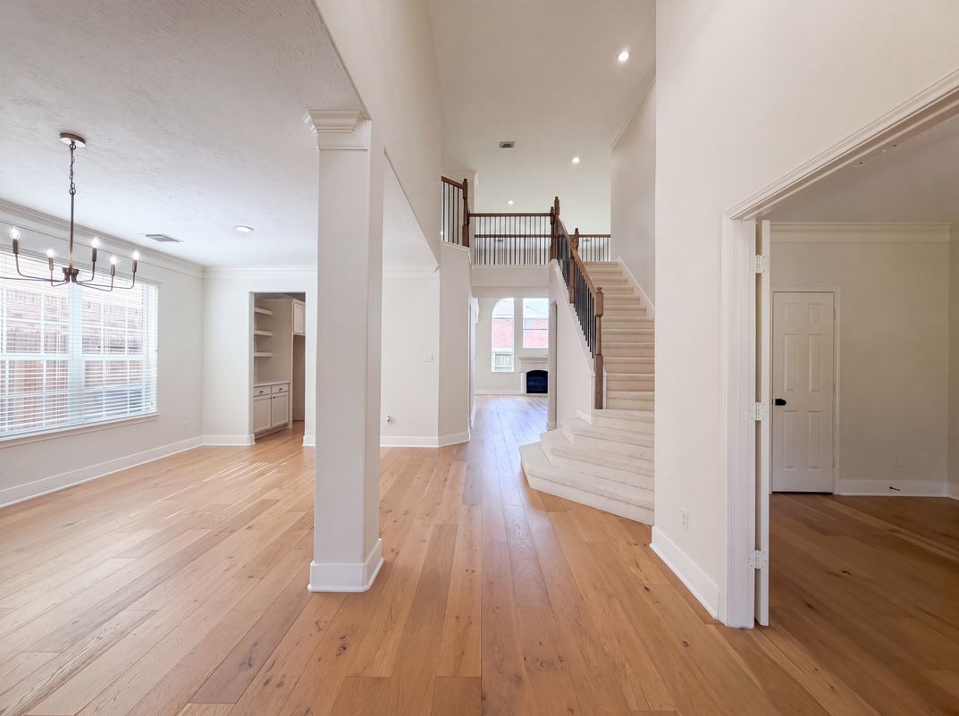 Photo 9 of 35 of 11314 Sailwing Creek Ct, Pearland, TX