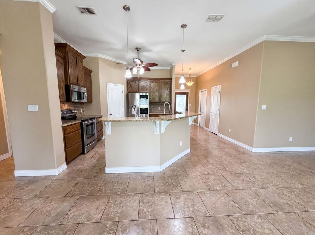 Photo 7 of 16 of 11318 Brendel Ln, Corpus Christi, TX