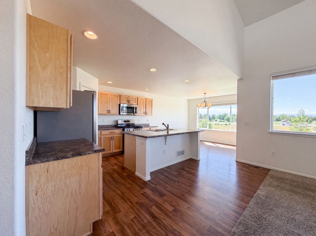 Property photo 2 of 1726 Thrive Dr