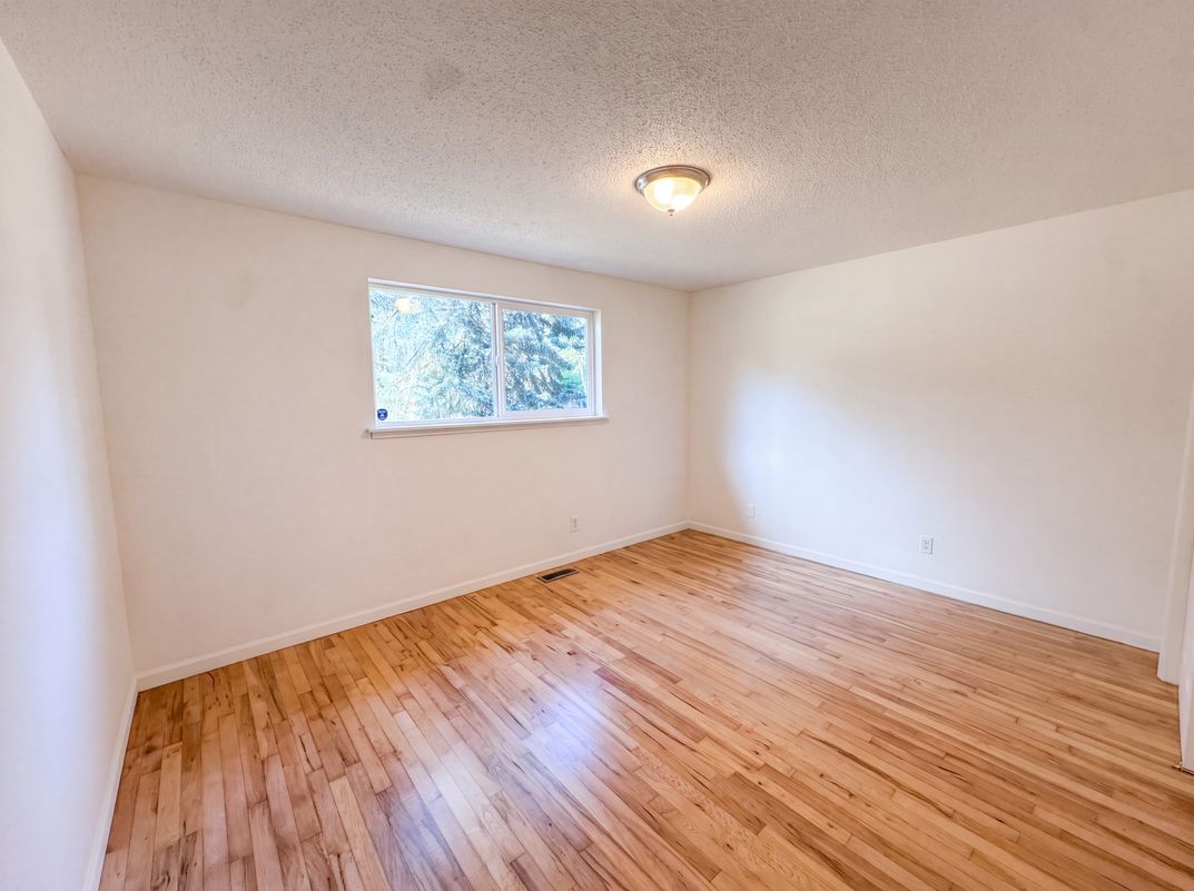 Photo 11 of 19 of 712 141st St E, Tacoma, WA