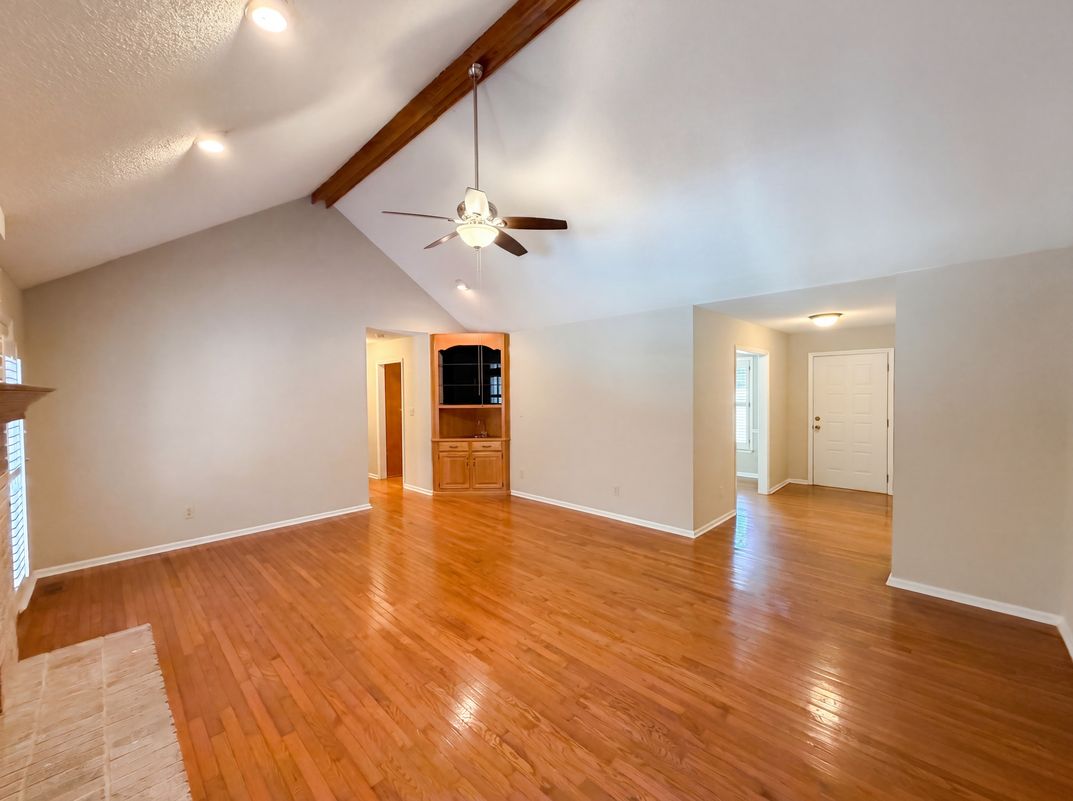 Photo 10 of 29 of 8400 Chestnut Oak Ct, Harrisburg, NC