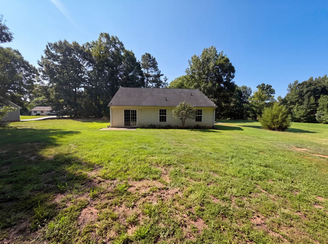 Photo 6 of 18 of 102 Hayworth Ave, Clinton, SC