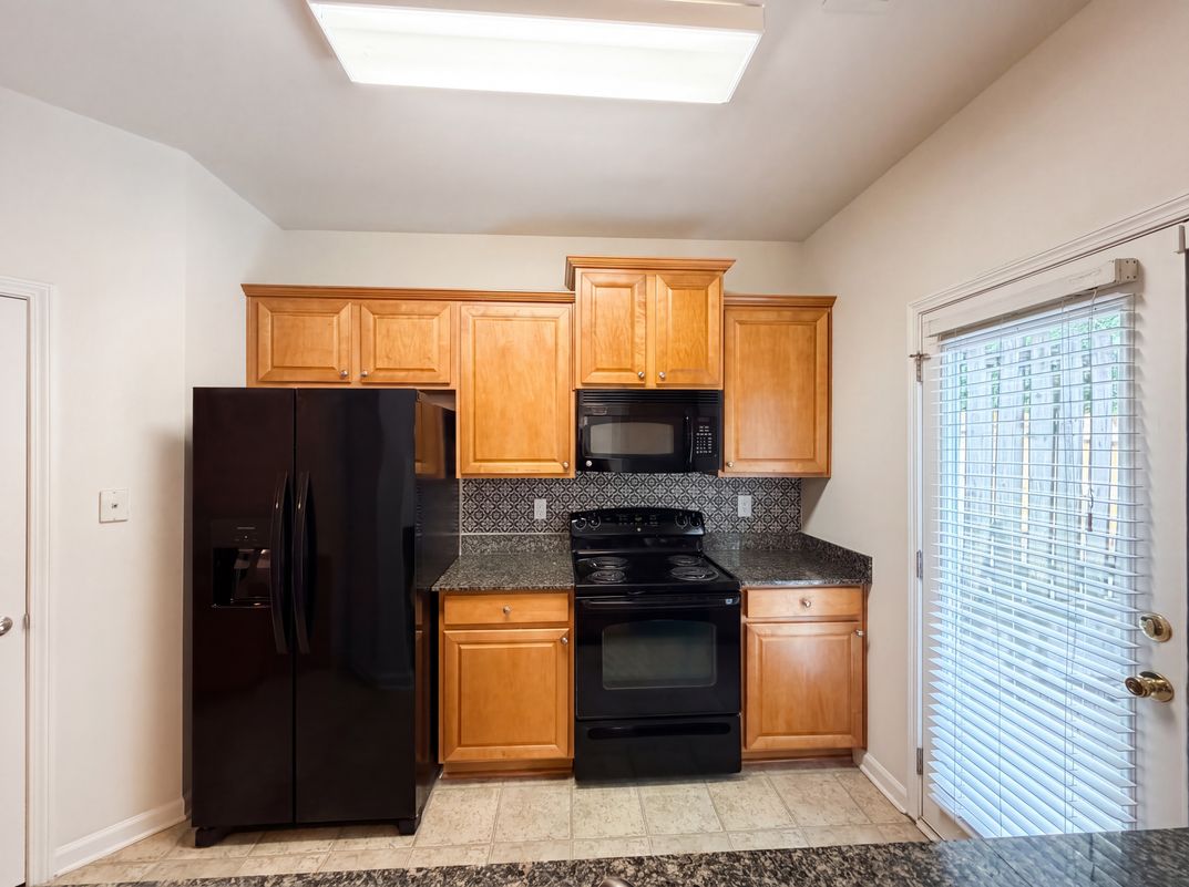 Photo 8 of 32 of 471 Tufton Trl SE, Atlanta, GA